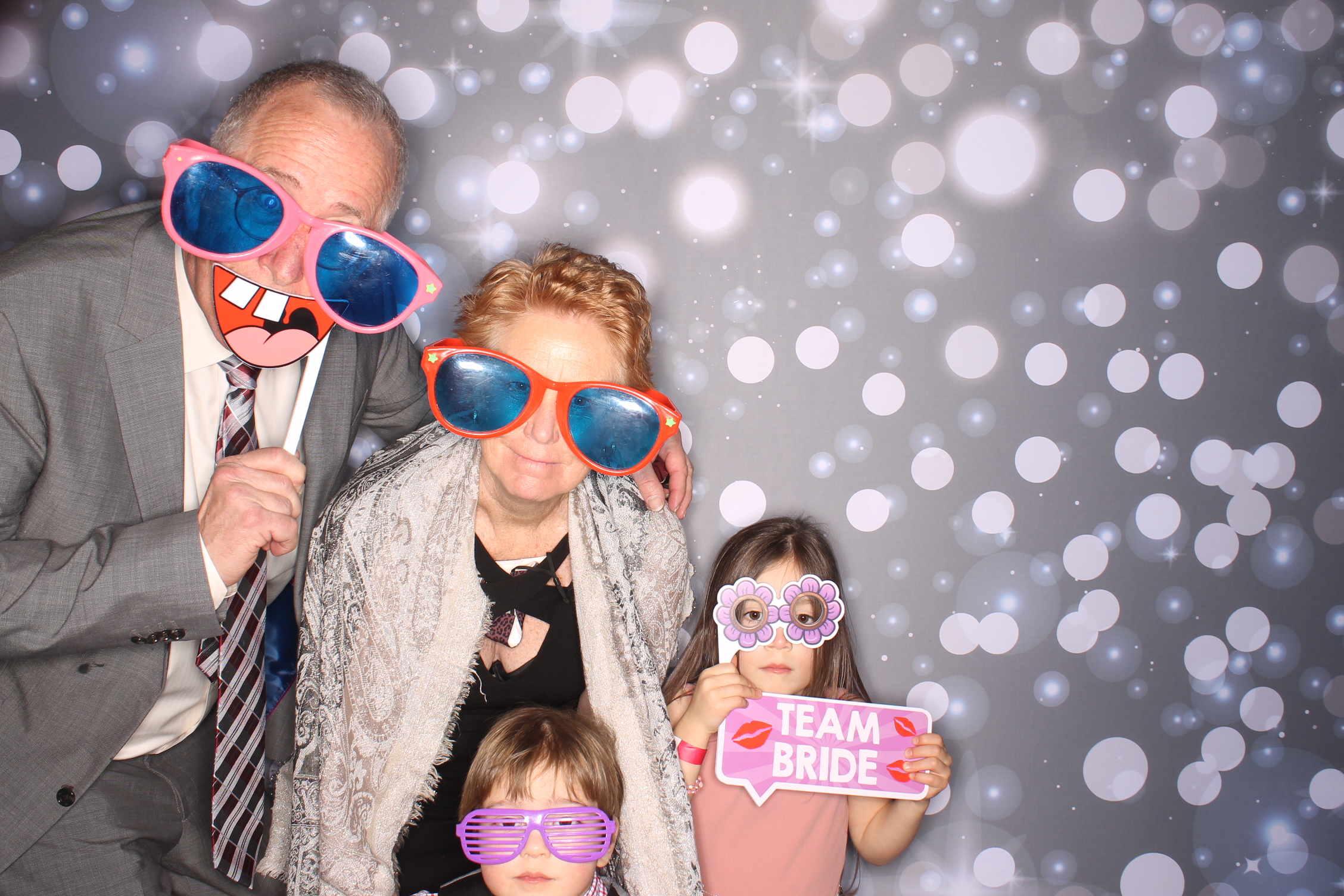 the Jackson's | View more photos from the event at gallery.photoboothcincy.com/u/PhotoBoothCincy/the-Jacksons